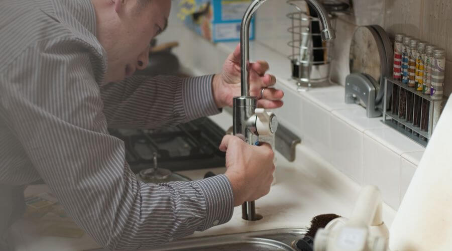 Local water heater installation in Carlock, IL
